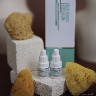 Ampułka z mikroigłami i egzosomami